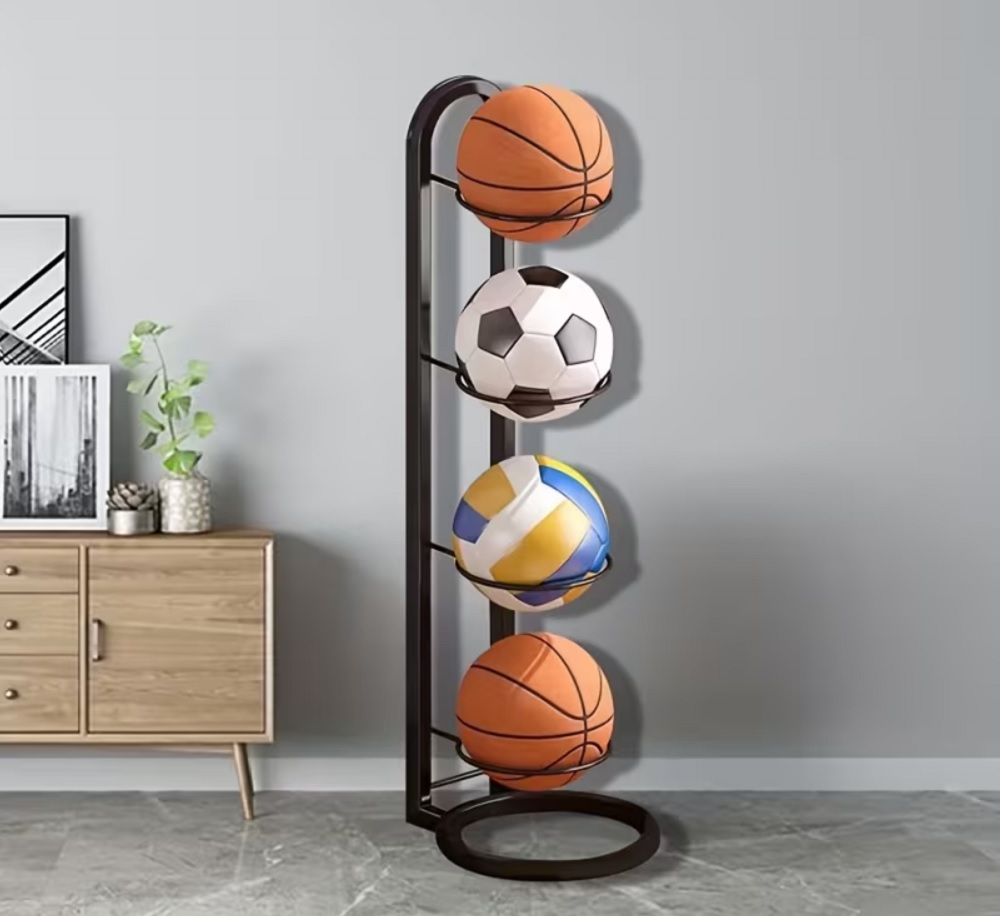 Praktický stojan na lopty